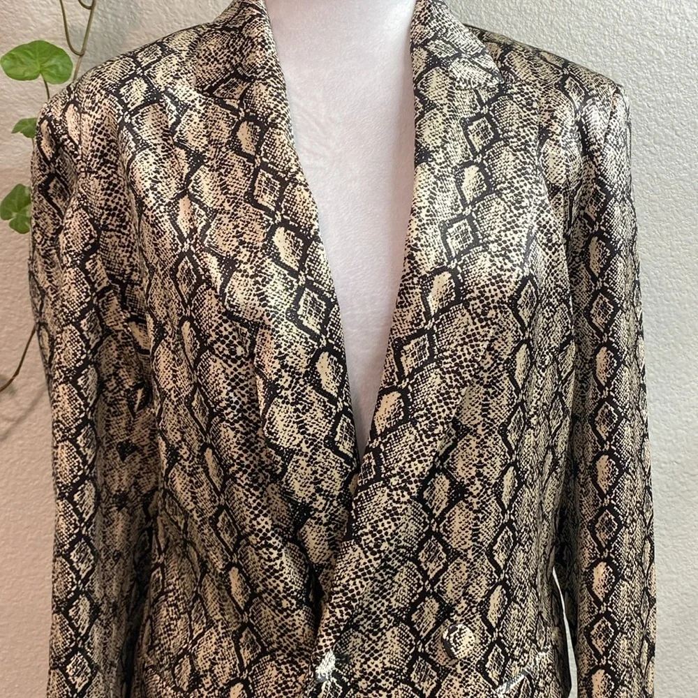 Zara Women Snakeskin Print Women's Blazer, Long Sleeve, Women Size Small - Picture 4 of 15